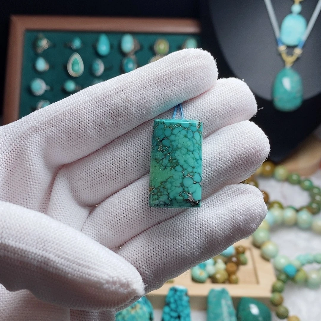 绿松石未镶嵌挂件