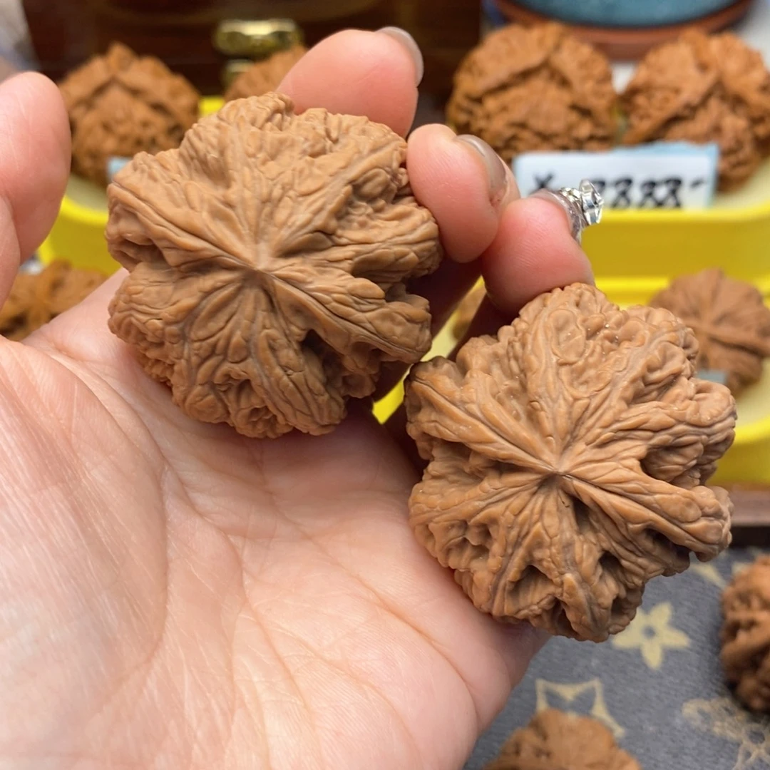 龍***隱把件文玩核桃78号粗筋