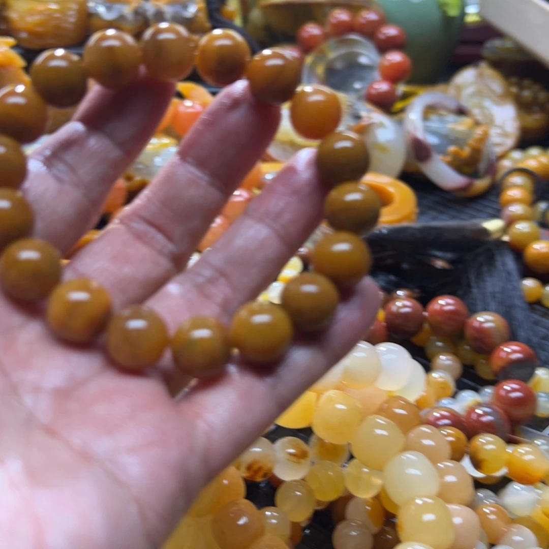 石英质玉未镶嵌颈饰