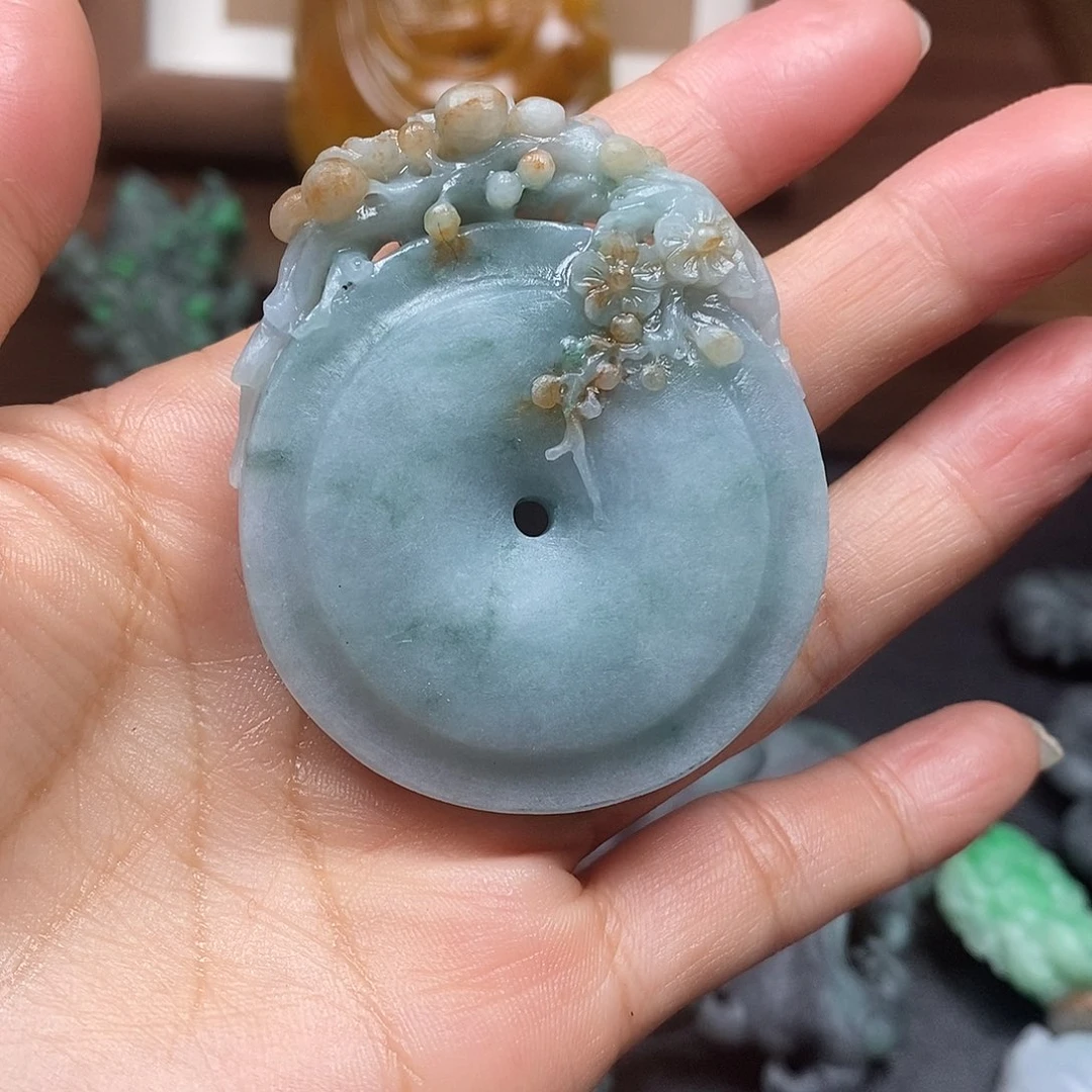 莫***心未镶嵌定制翡翠毛货抛光