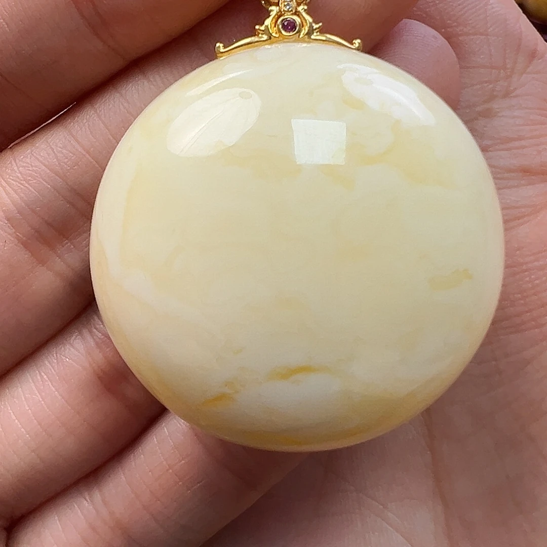 蜜蜡未镶嵌珠宝奇石