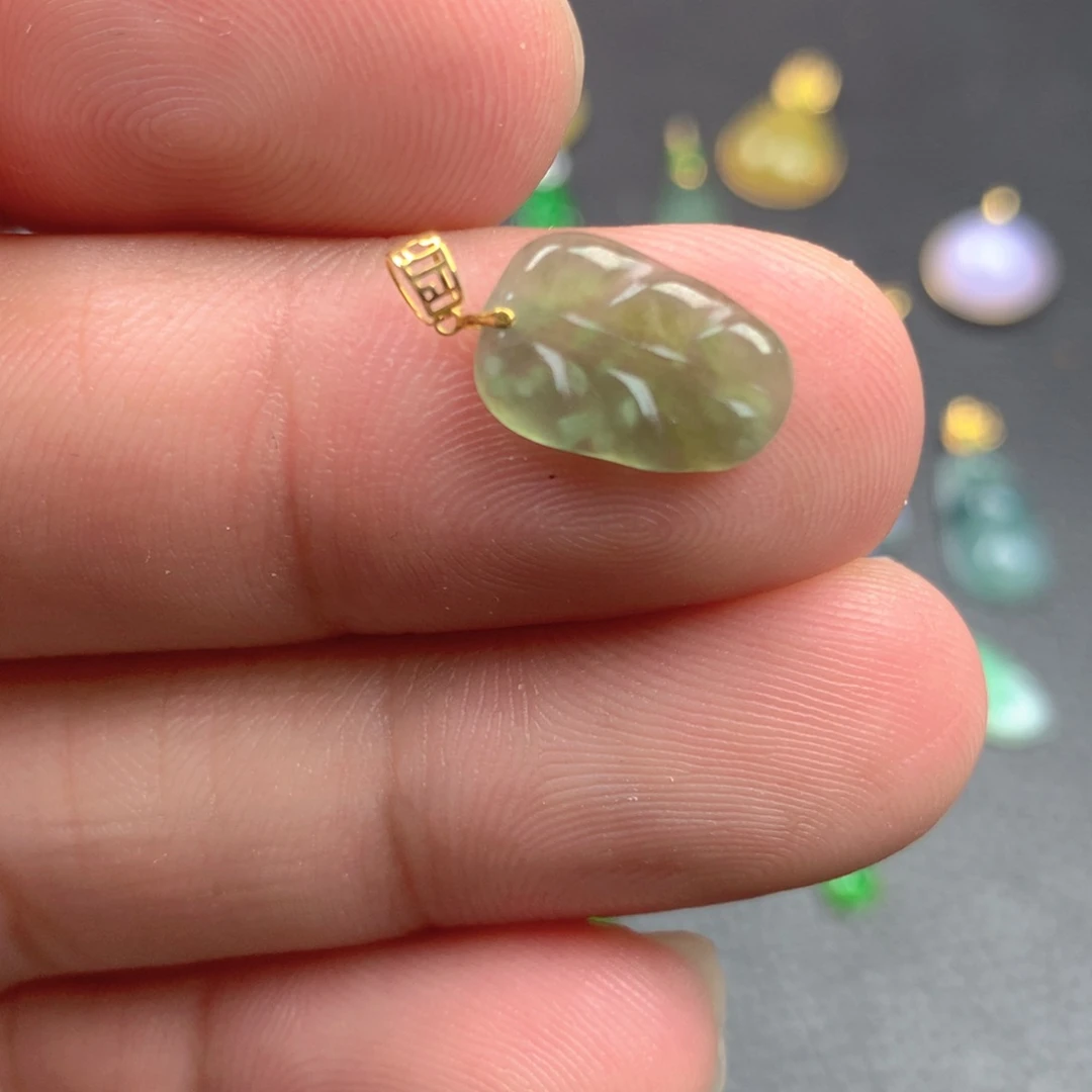 【闪购商品】颈饰18K金镶嵌翡翠翡翠