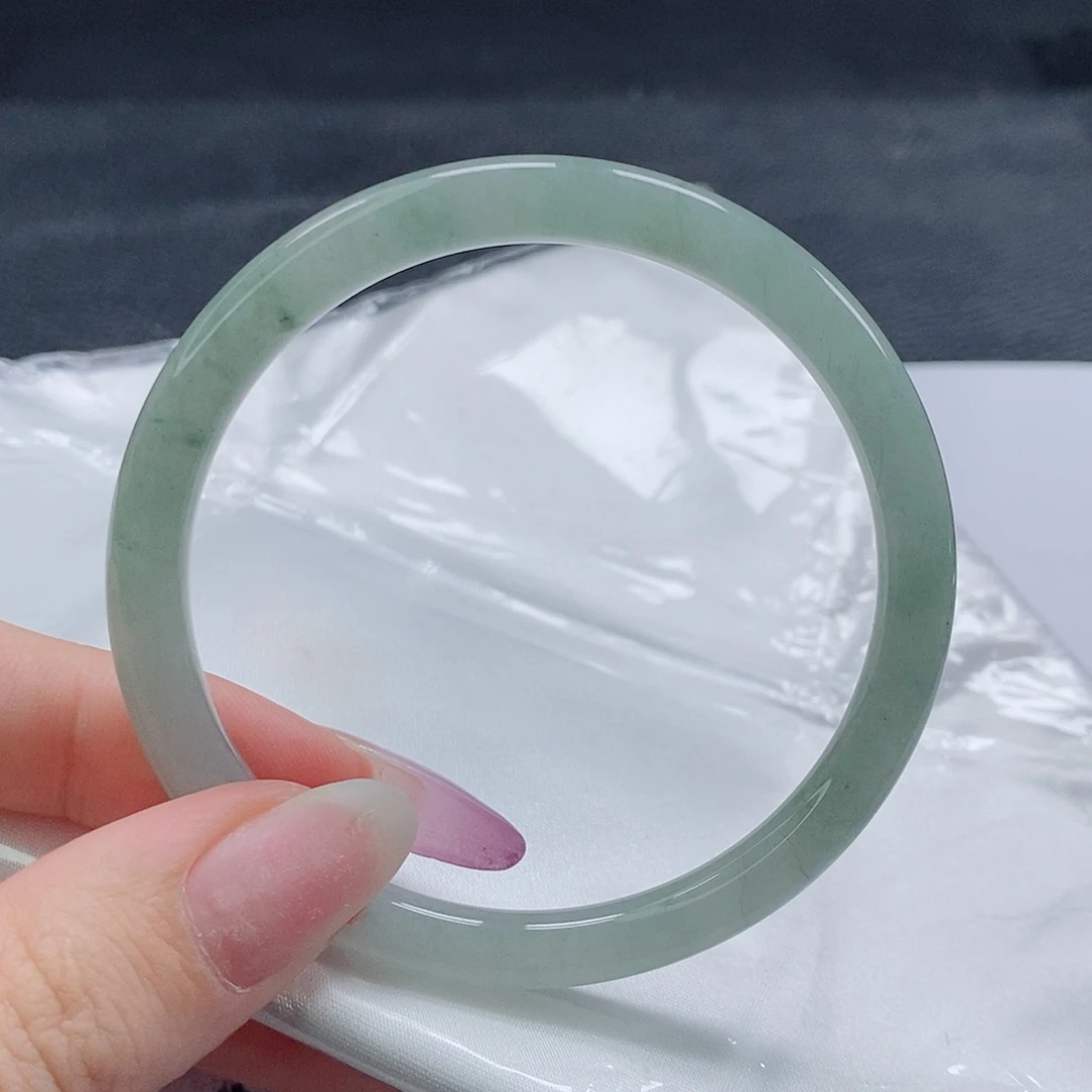 【闪购商品】未镶嵌手镯（圆镯）翡翠521号