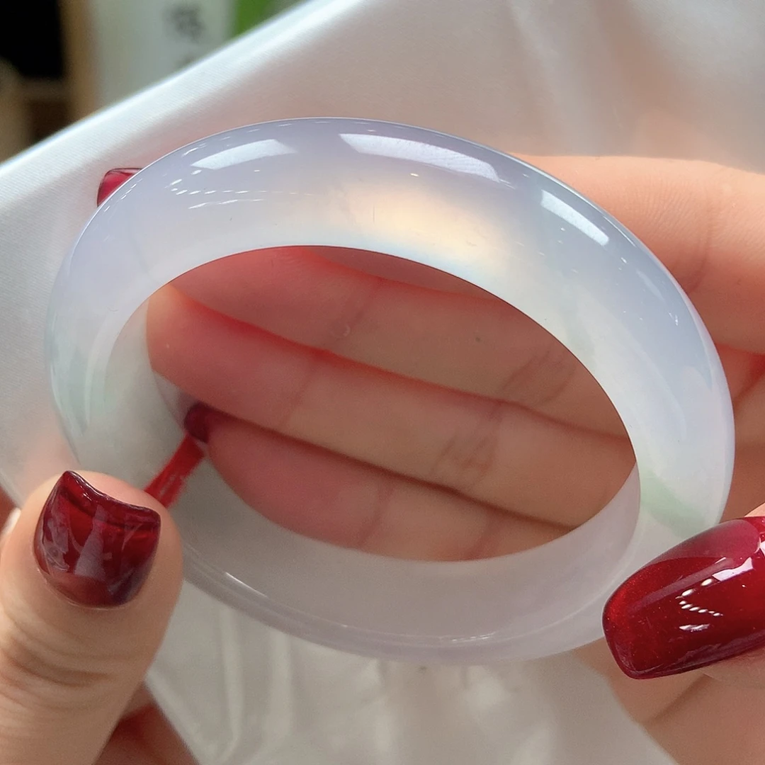 翡翠未镶嵌手镯白冰飘绿炸光8号