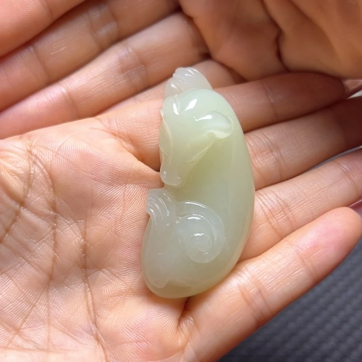 未镶嵌和田玉（糖玉）挂件