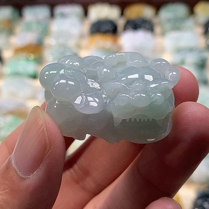 颈饰未镶嵌翡翠貔貅