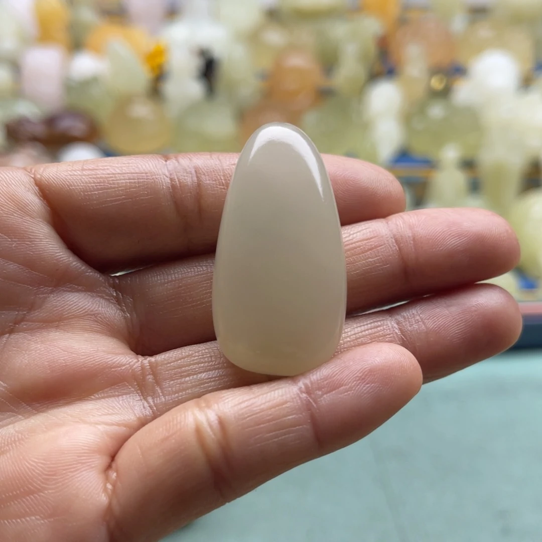 默***言玉天然桌面小摆件