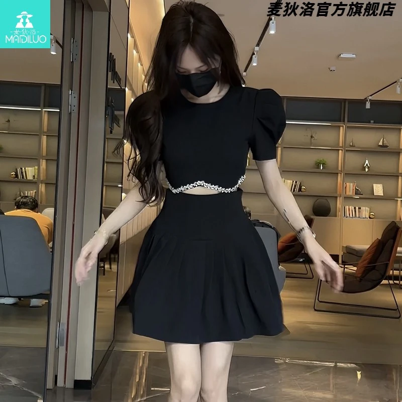 今年流行爆款小个子百搭显瘦连衣裙女法式修身高腰镂空短袖包臀裙