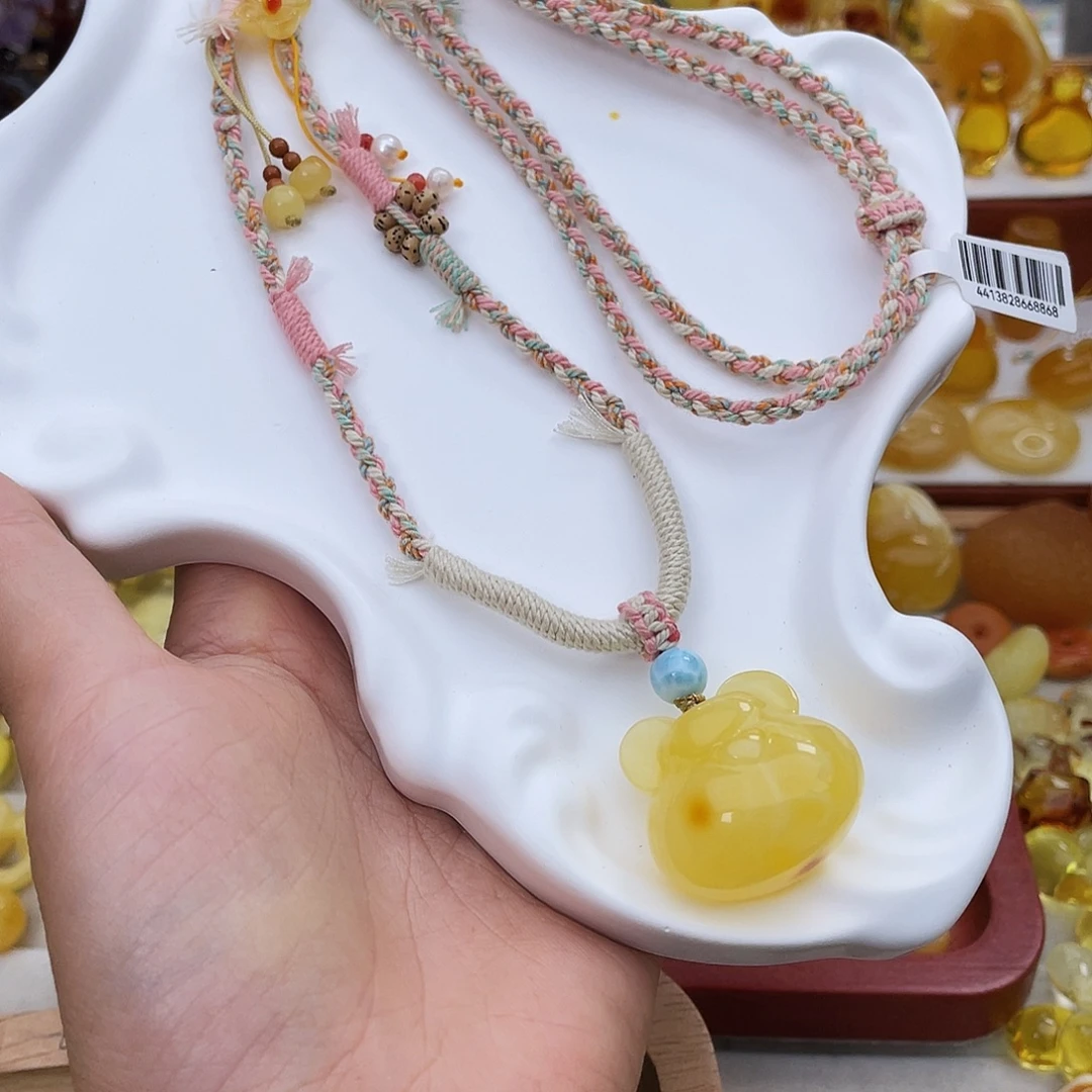 琥珀吊坠(赠链)未镶嵌