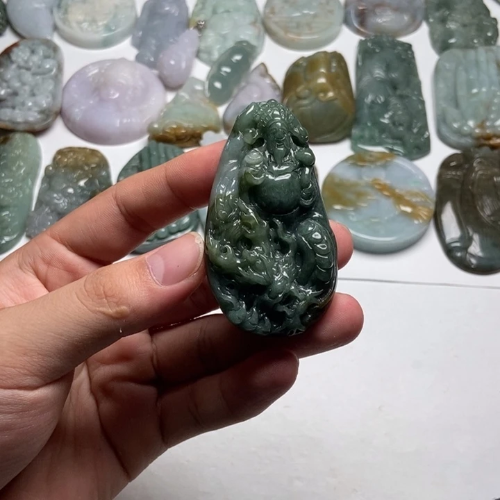 翡翠未镶嵌颈饰财爷31