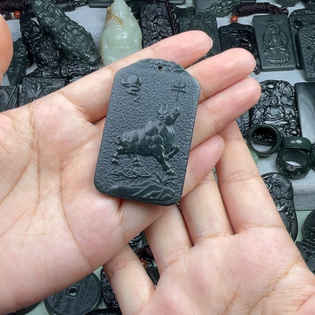 和田玉未镶嵌颈饰