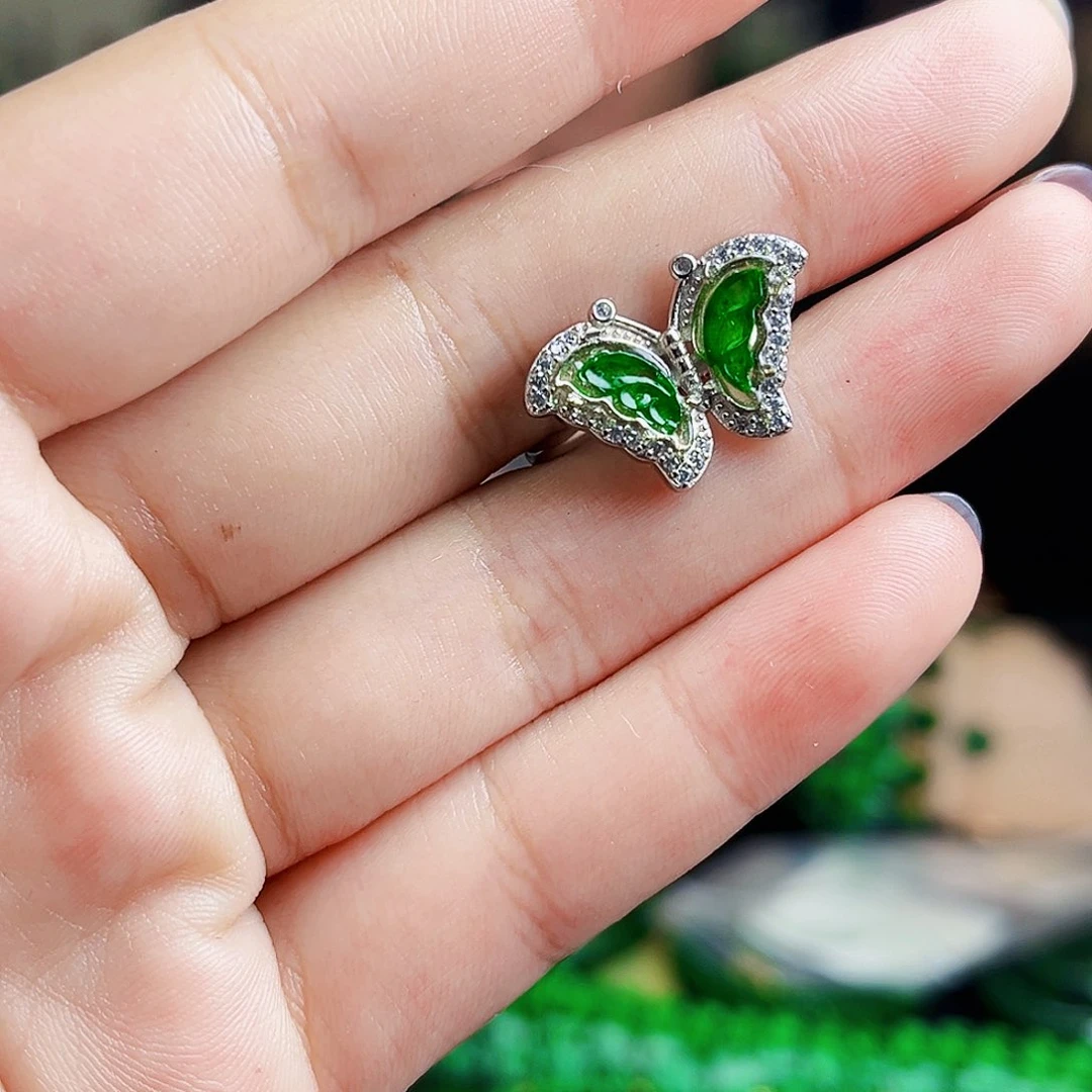 颈饰银S925镶嵌翡翠多样性