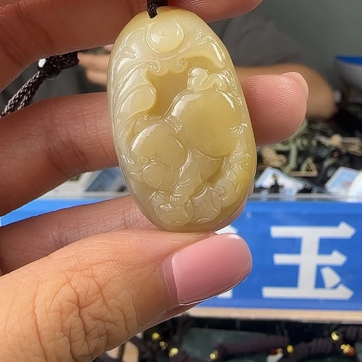 颈饰未镶嵌和田玉