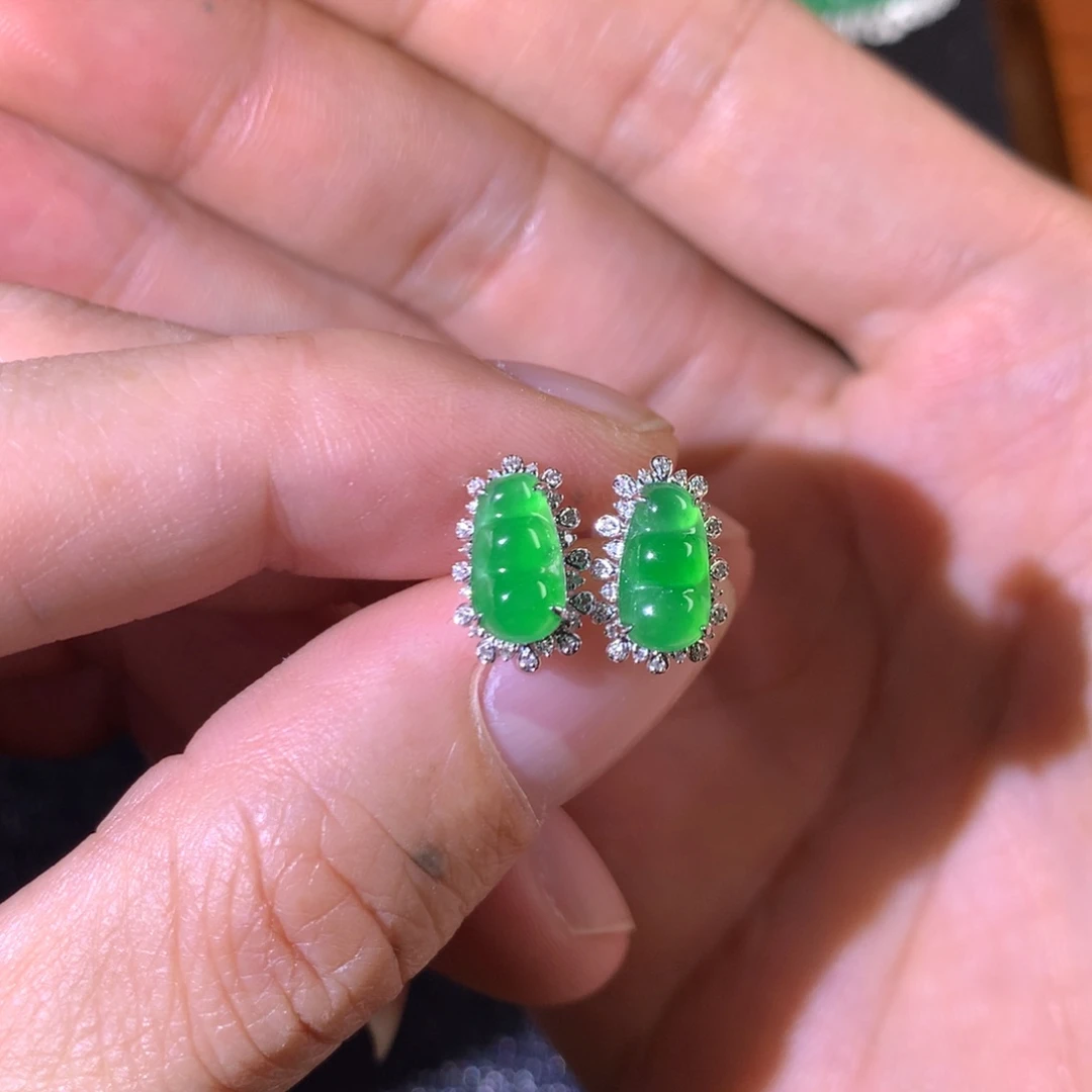 翡翠18K金镶嵌耳饰翡翠