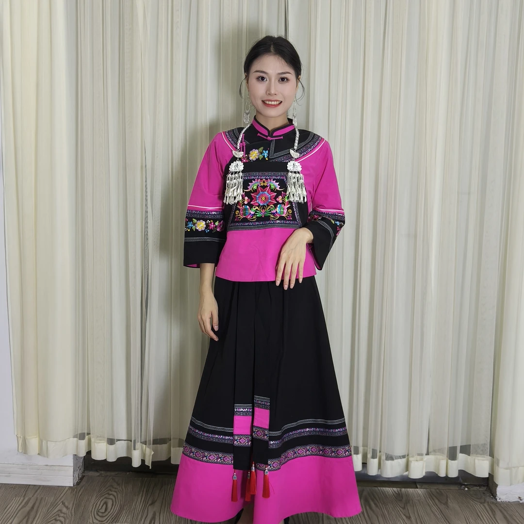 2025年新款壮族布依族刺绣玫红色日常舞台布衣族服饰套装