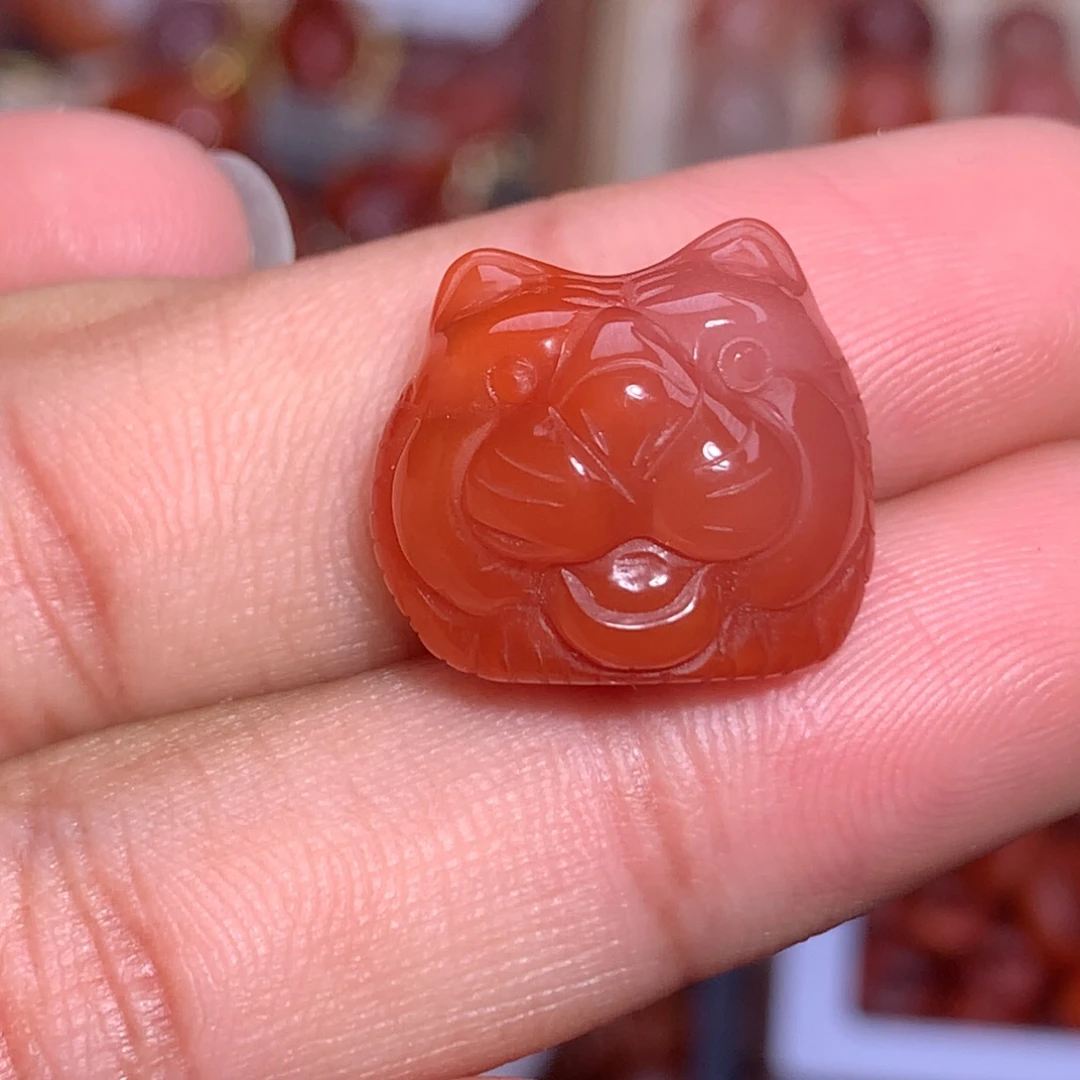 南红玛瑙未镶嵌珠宝半成品老虎头