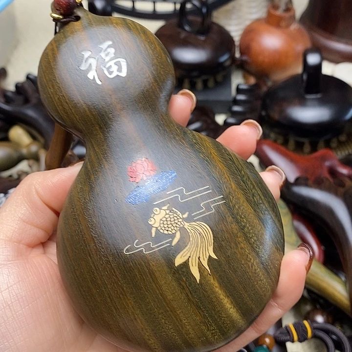 绿檀福禄羊角按摩梳