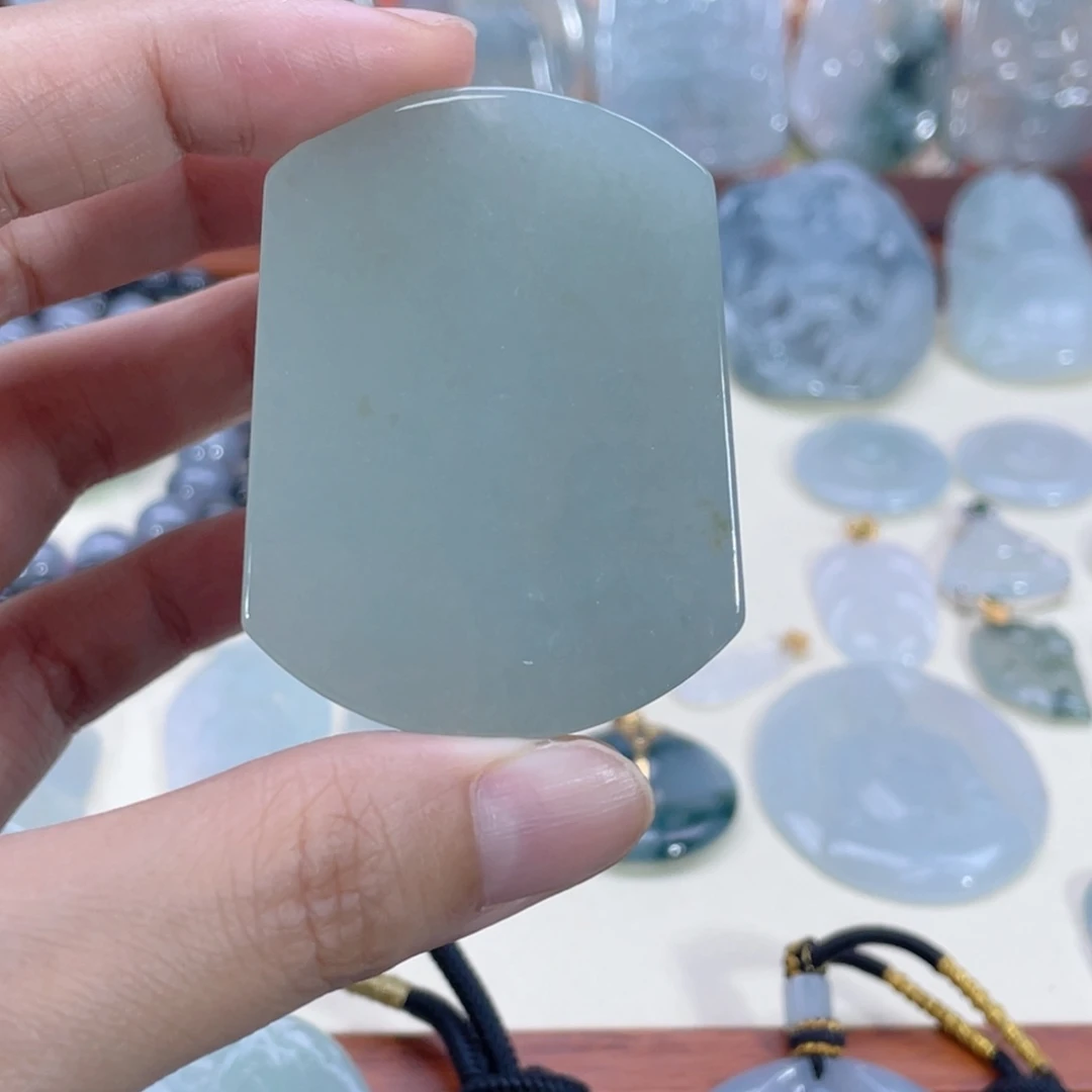 飞***翡翠未镶嵌颈饰缅甸翡翠A货未镶嵌