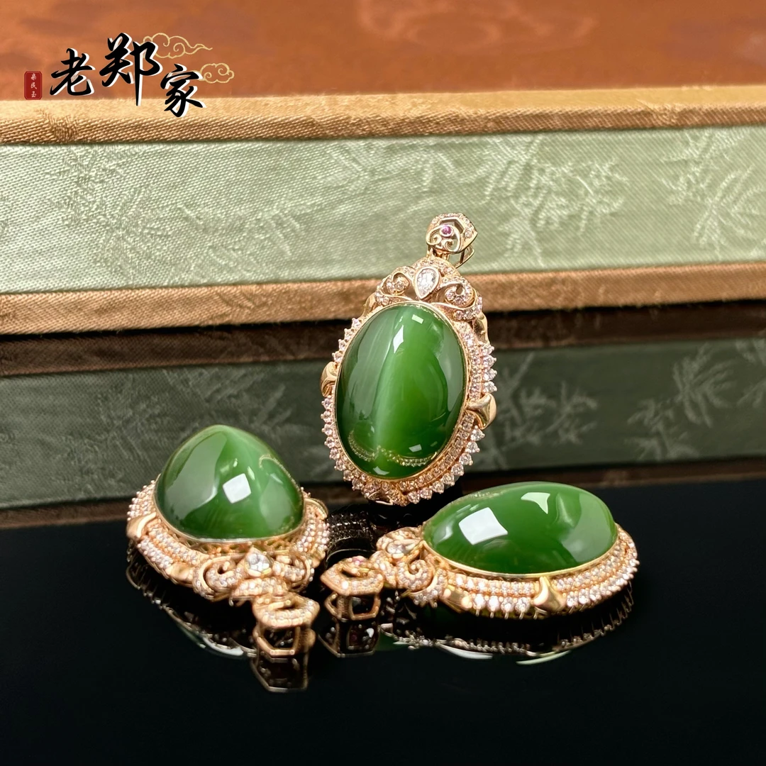 【老郑家】18k金和田玉蛋面吊坠 2988 多样性发一件约18*13*10mm