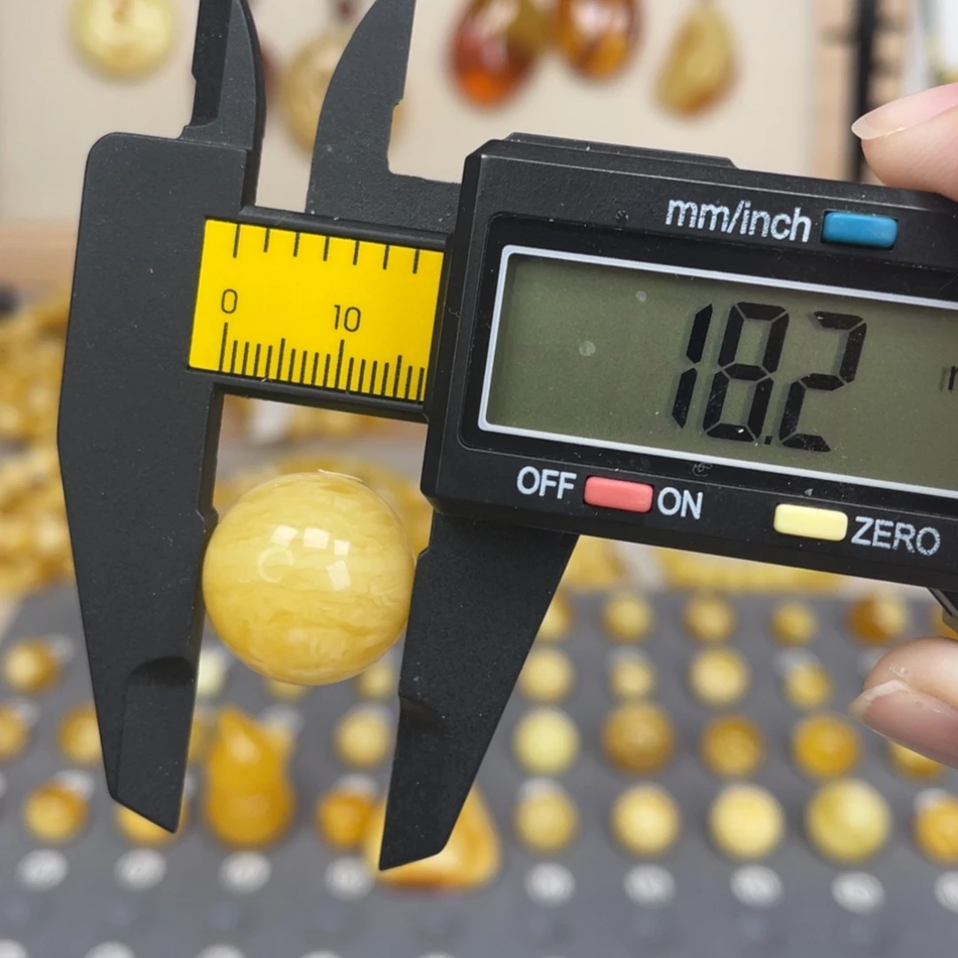 琥珀未镶嵌裸石134号