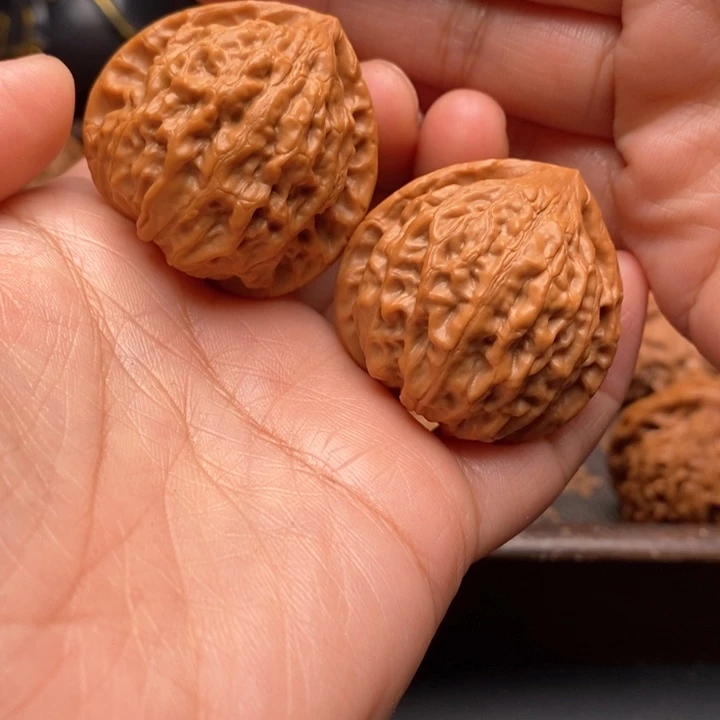 文玩核桃把件金牛37尺