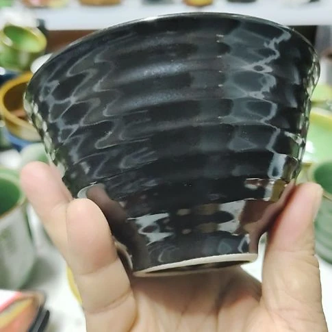 瓷片瓷片，各种摆件，均有瑕疵。沙锅！