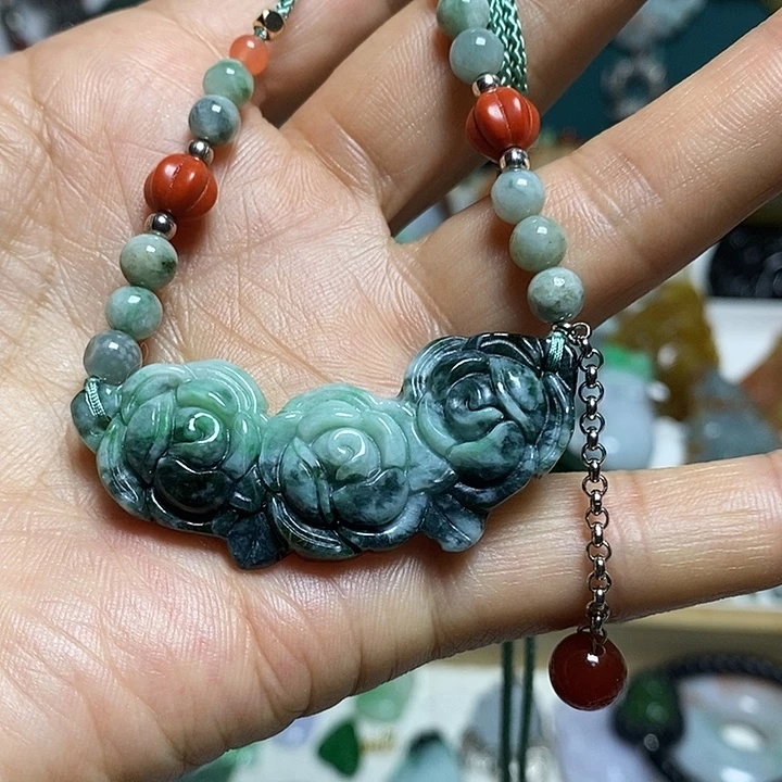 翡翠未镶嵌吊坠(赠链)