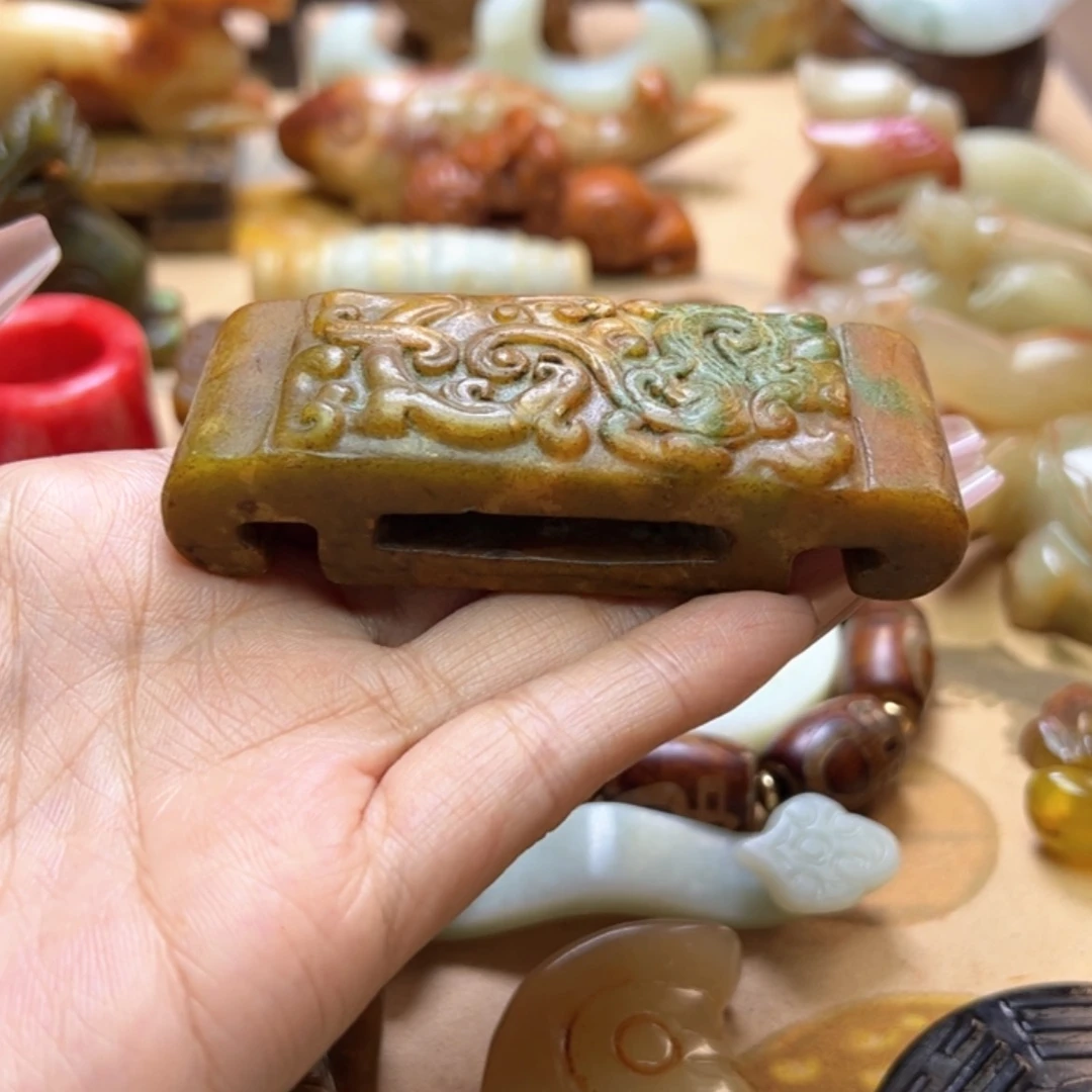 【闪购商品】蛇纹石玉颈饰未镶嵌皮带