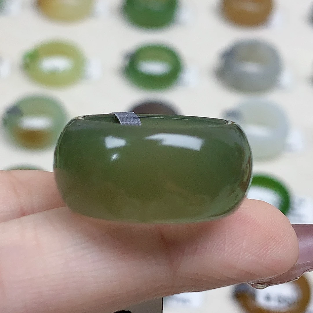 未镶嵌戒指和田玉