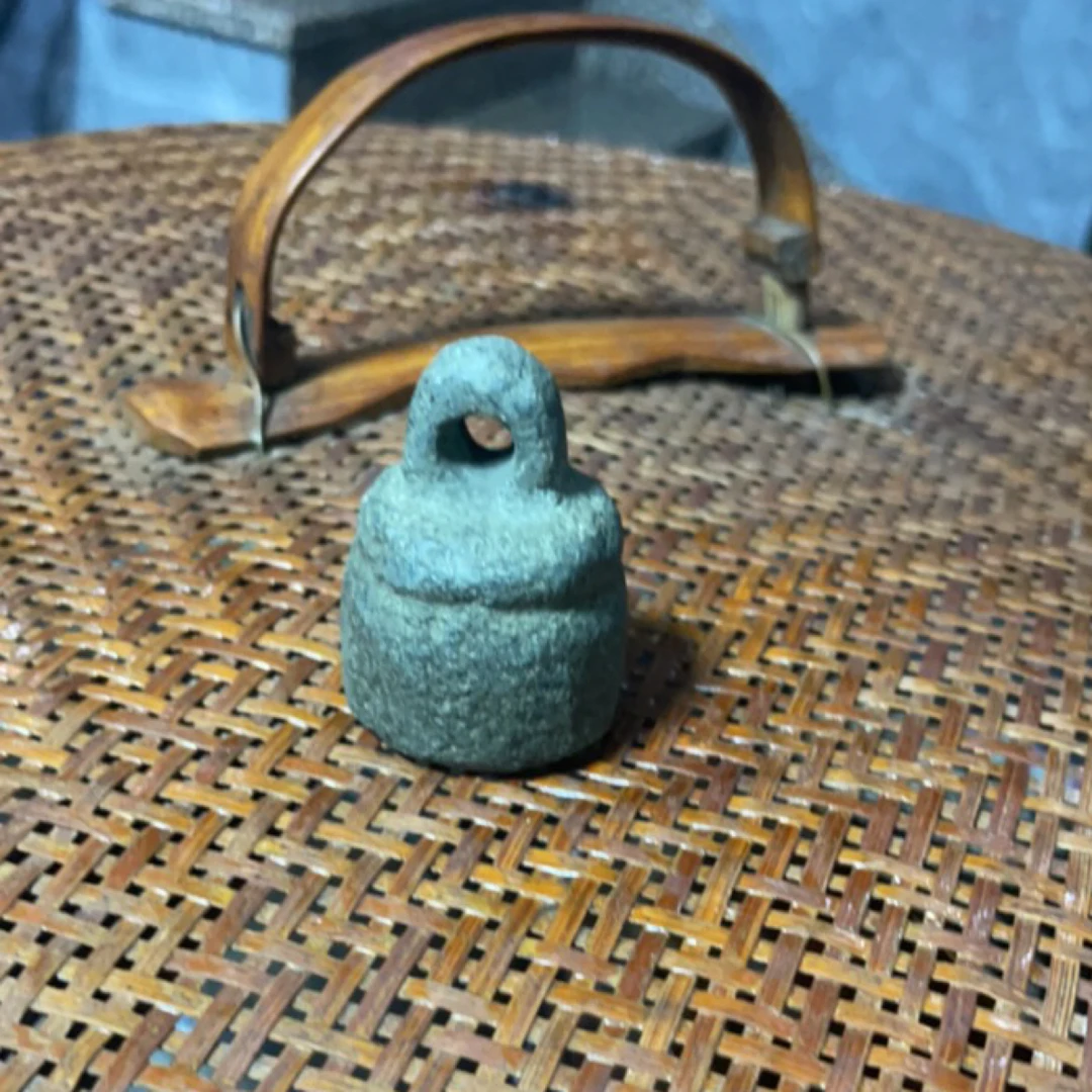 纯天然绿豆青石雕摆件