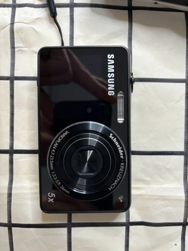 95新 Samsung/三星 ST700 双面屏可自拍，1610万像素，5倍光学变焦