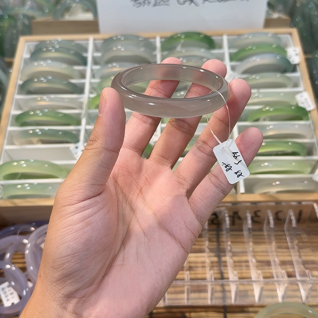 玛瑙/玉髓未镶嵌手镯圈口56,3