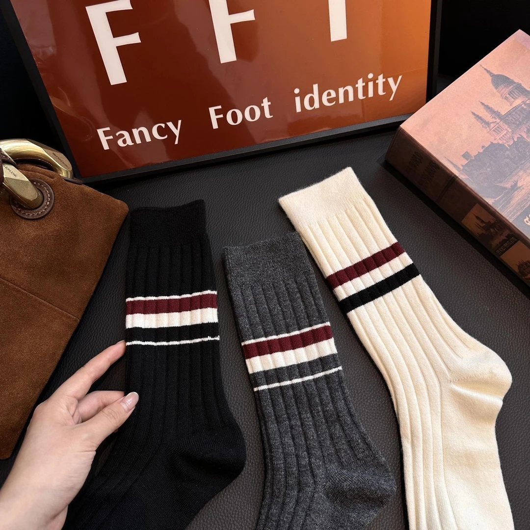 羊毛袜子女秋冬季中筒袜加厚保暖堆堆袜配鲨鱼裤袜子条纹潮袜2025