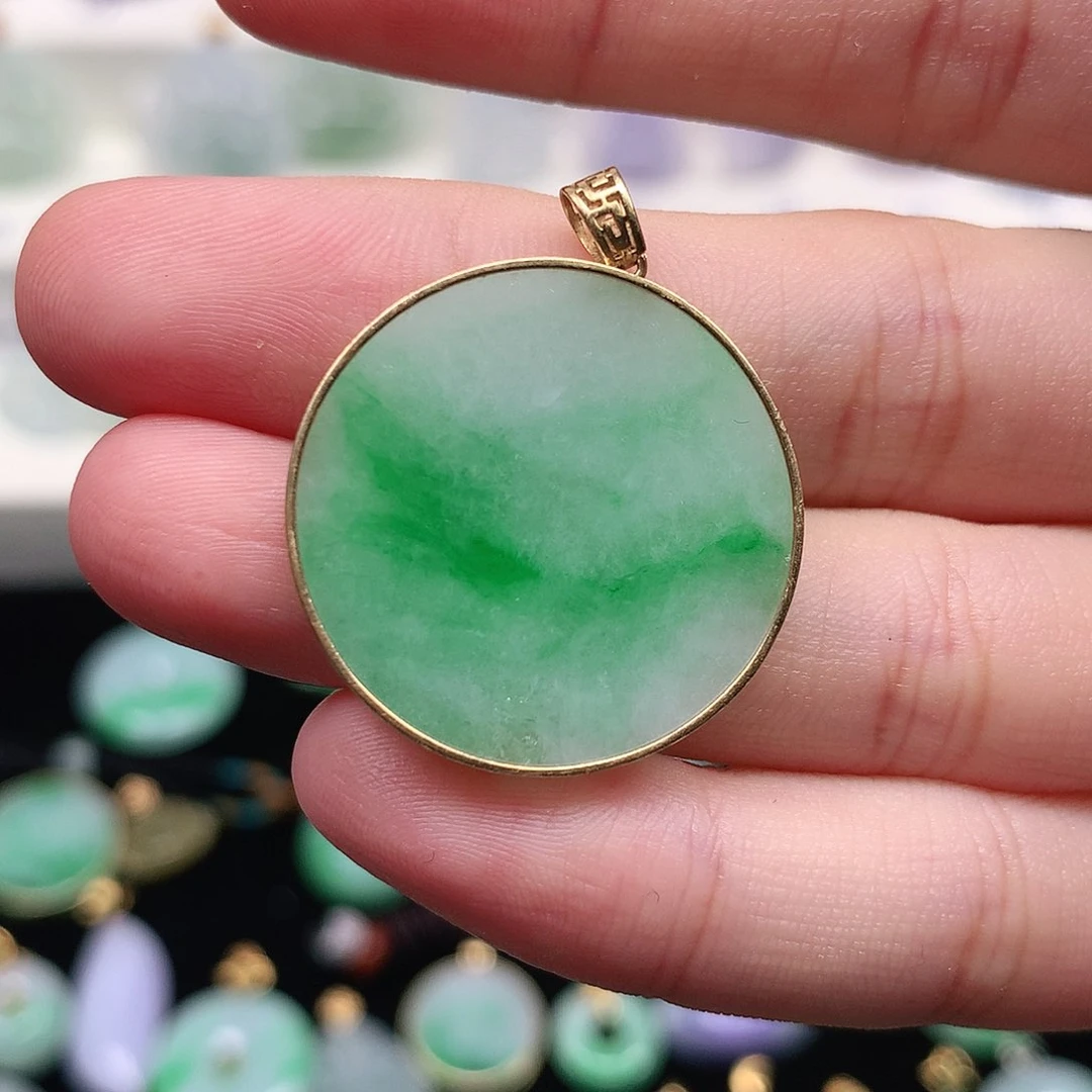 颈饰18K金镶嵌翡翠翡翠吊坠