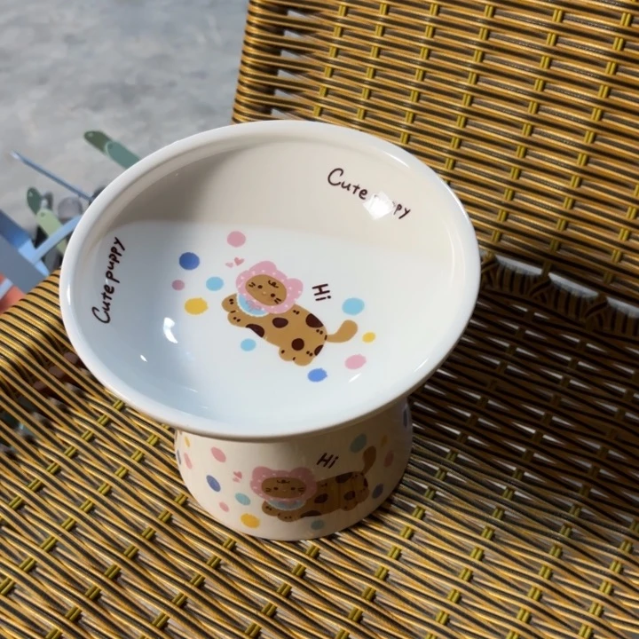 瓷片白色奔跑小猫