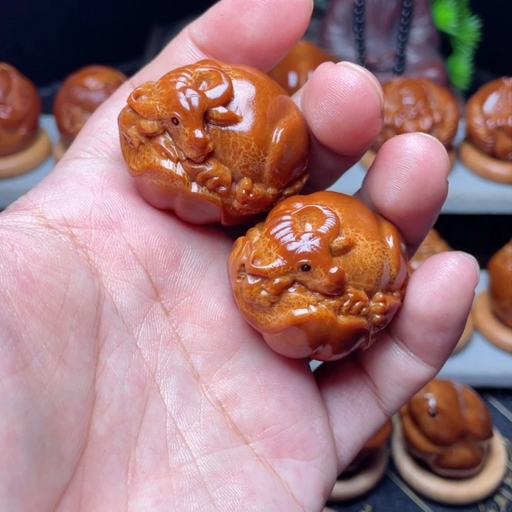把件橄榄核荷叶牛手球3.4