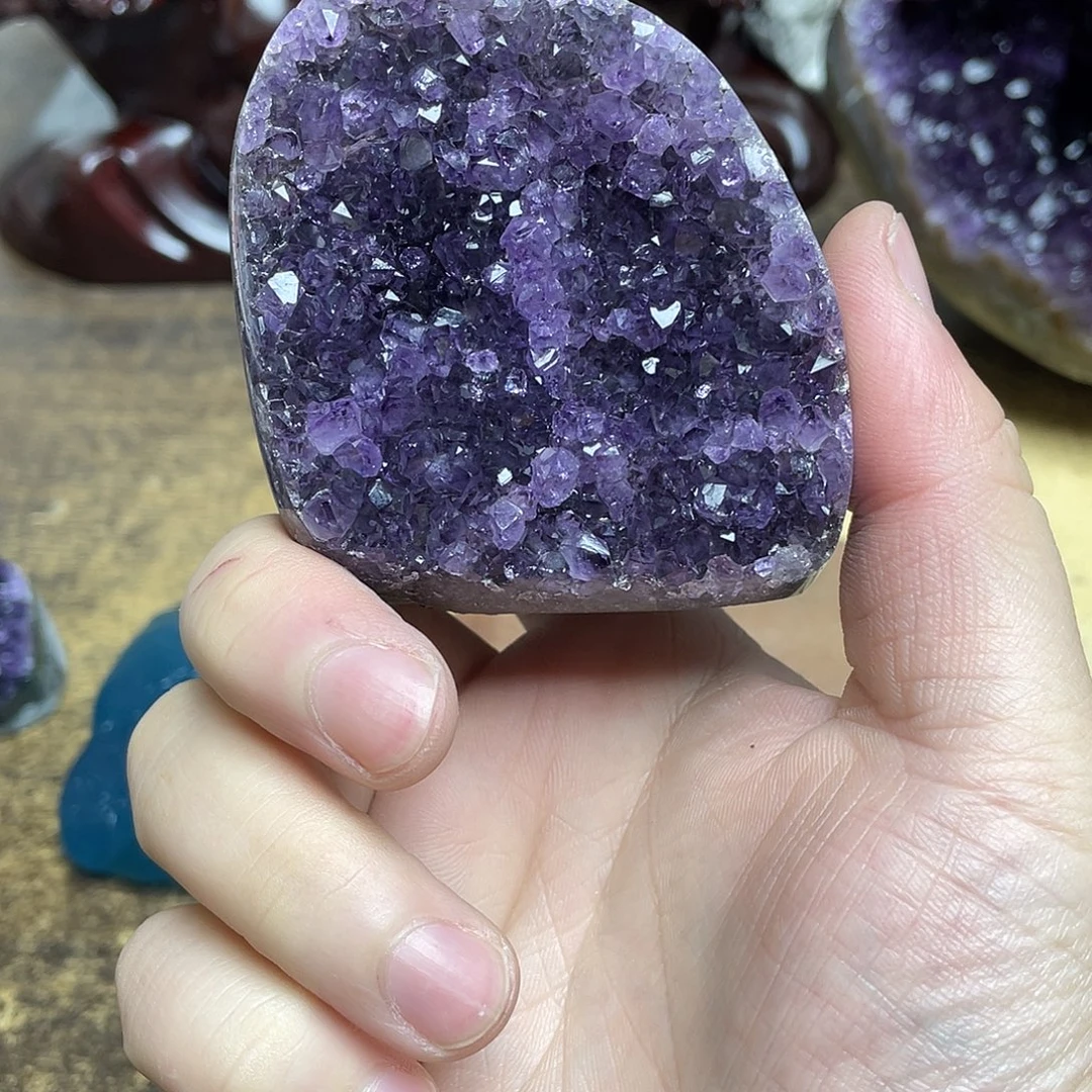 紫晶未镶嵌大型摆件（非配饰）