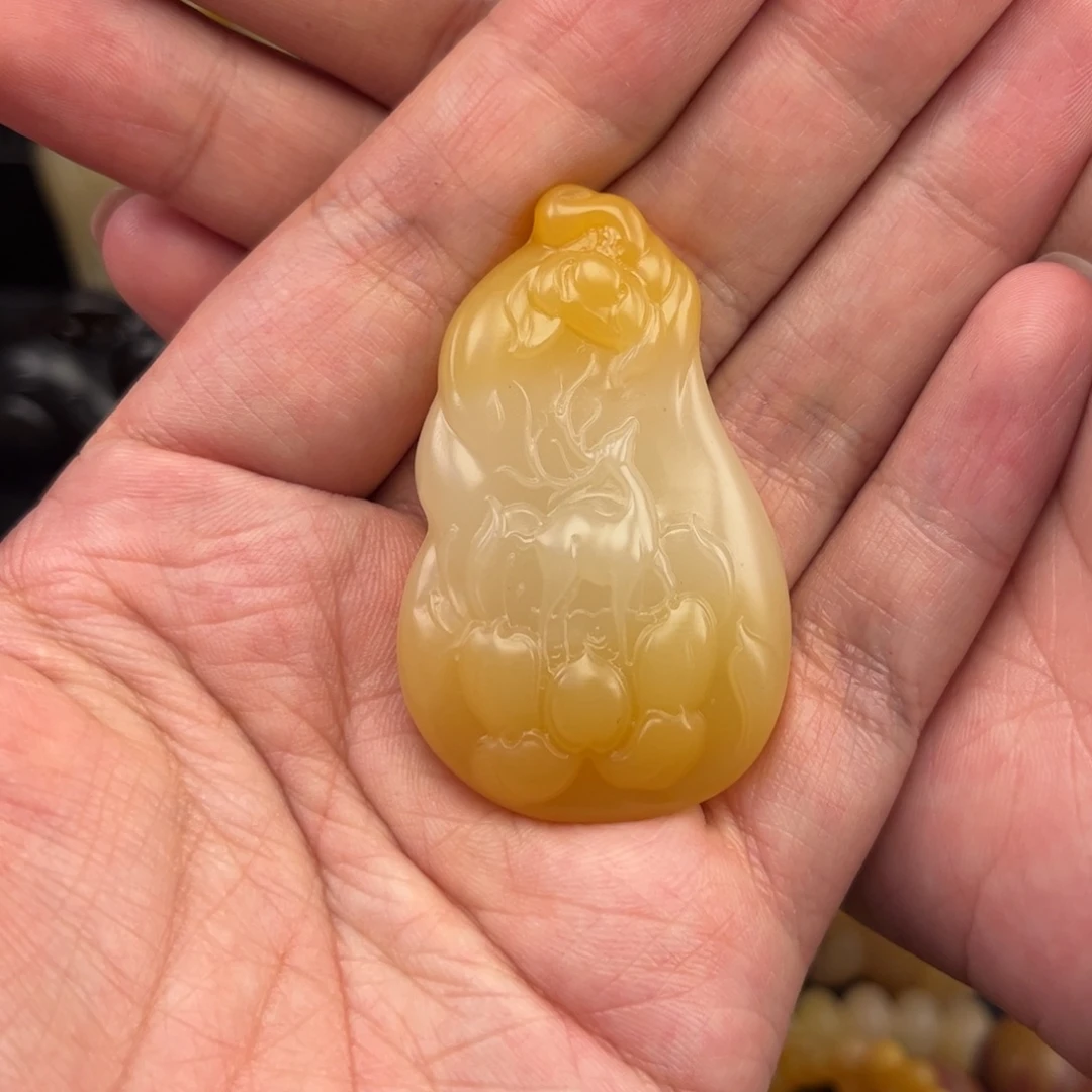 油***浆石英质玉未镶嵌黄蜡石挂件