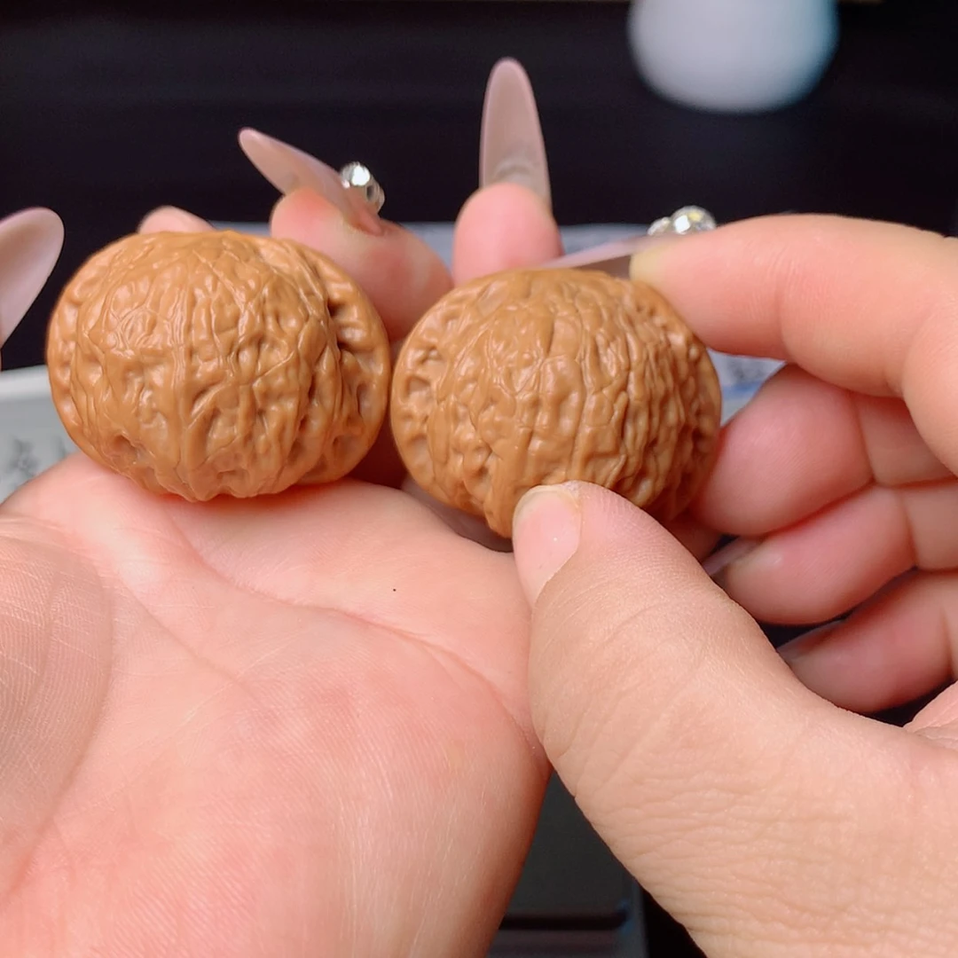 【闪购商品】文玩核桃把件铁锤边肚同尺39高30尖轻微修