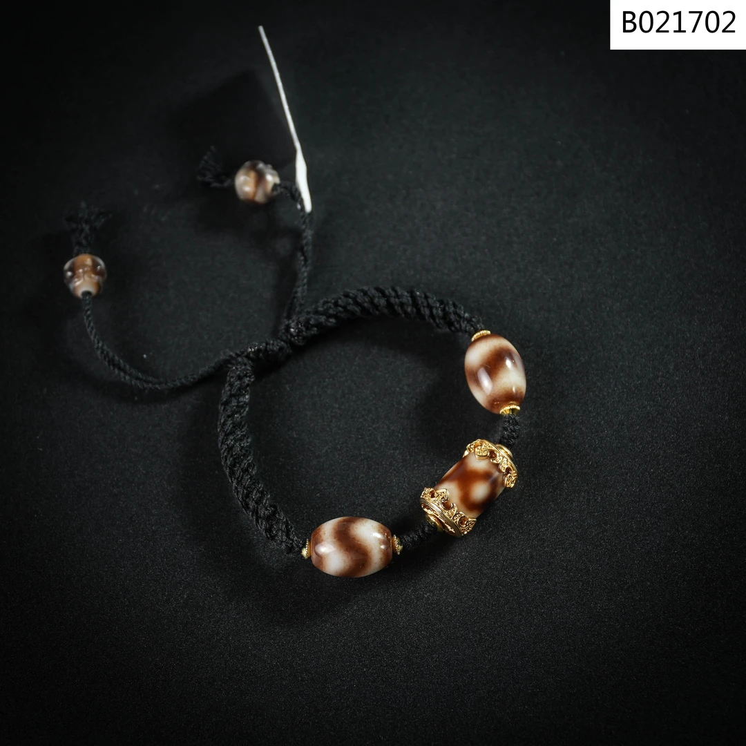 【老掌柜】三眼虎牙玛瑙手绳 B021702