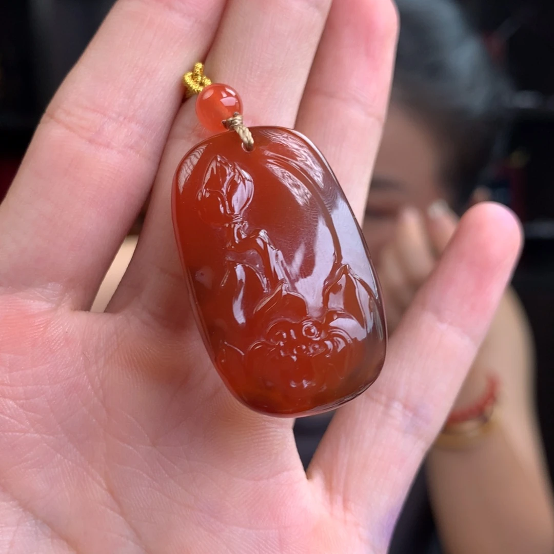 南红玛瑙未镶嵌南红玛瑙荷花吊坠