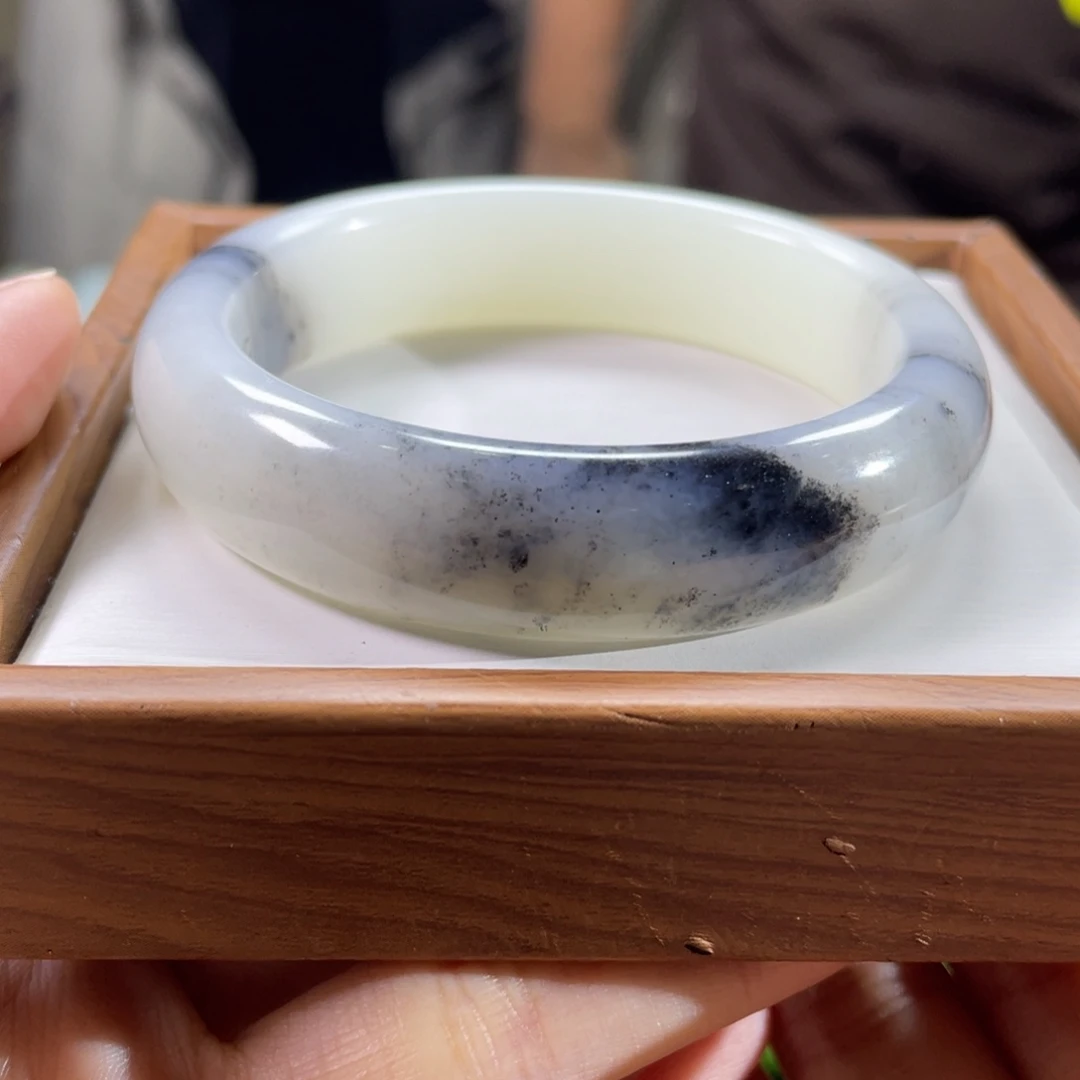 和田玉未镶嵌手镯55圈