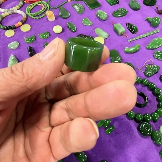 【闪购商品】吊坠(不含链)未镶嵌和田玉