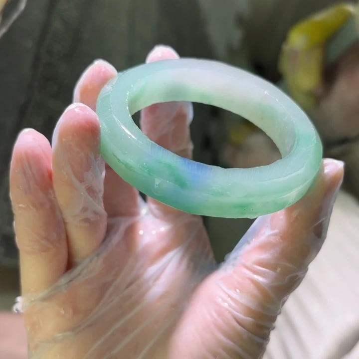 木****石英质玉（非洲翠）未镶嵌手镯定制