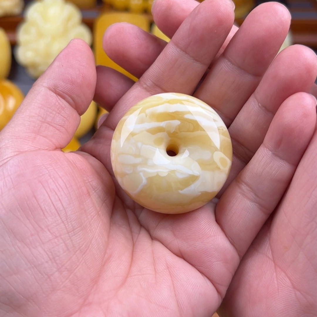 琥珀颈饰未镶嵌纯天然蜜蜡