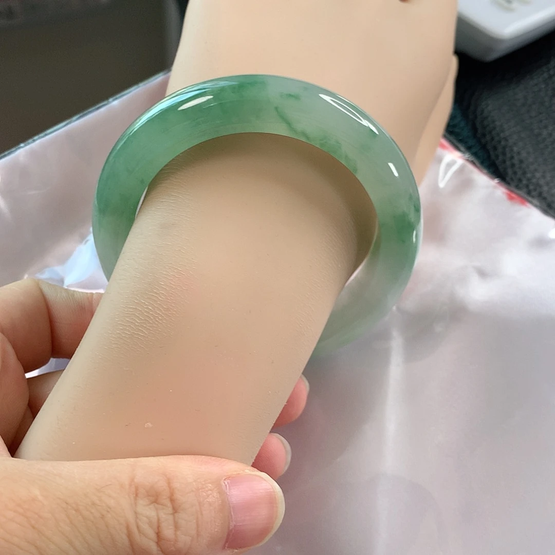翡翠手镯未镶嵌新品推荐✅高货漏 ⑧⑤