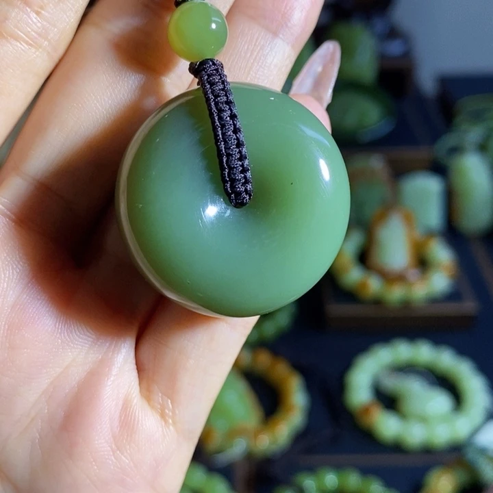 吊坠(赠链)未镶嵌和田玉故***沟