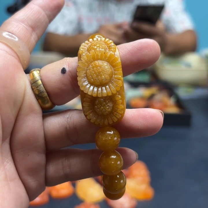 石英岩玉合金颈饰