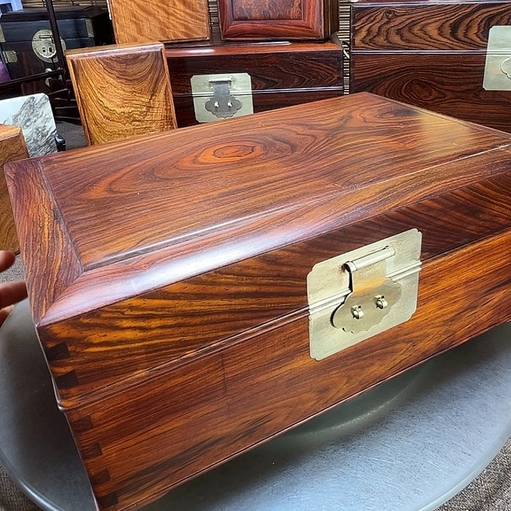 微凹黄檀（南美大红酸枝）