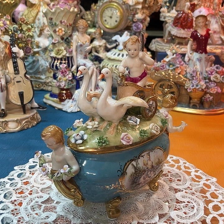 陶瓷小战神出征瓷偶盖盒 老货库存